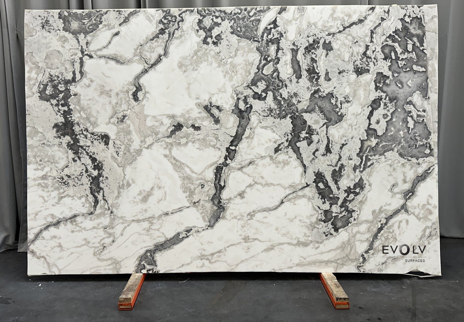 White Quartzite Polished thumbnail 4