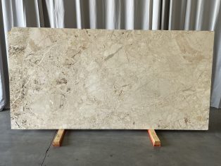 Breccia Aurora 00486