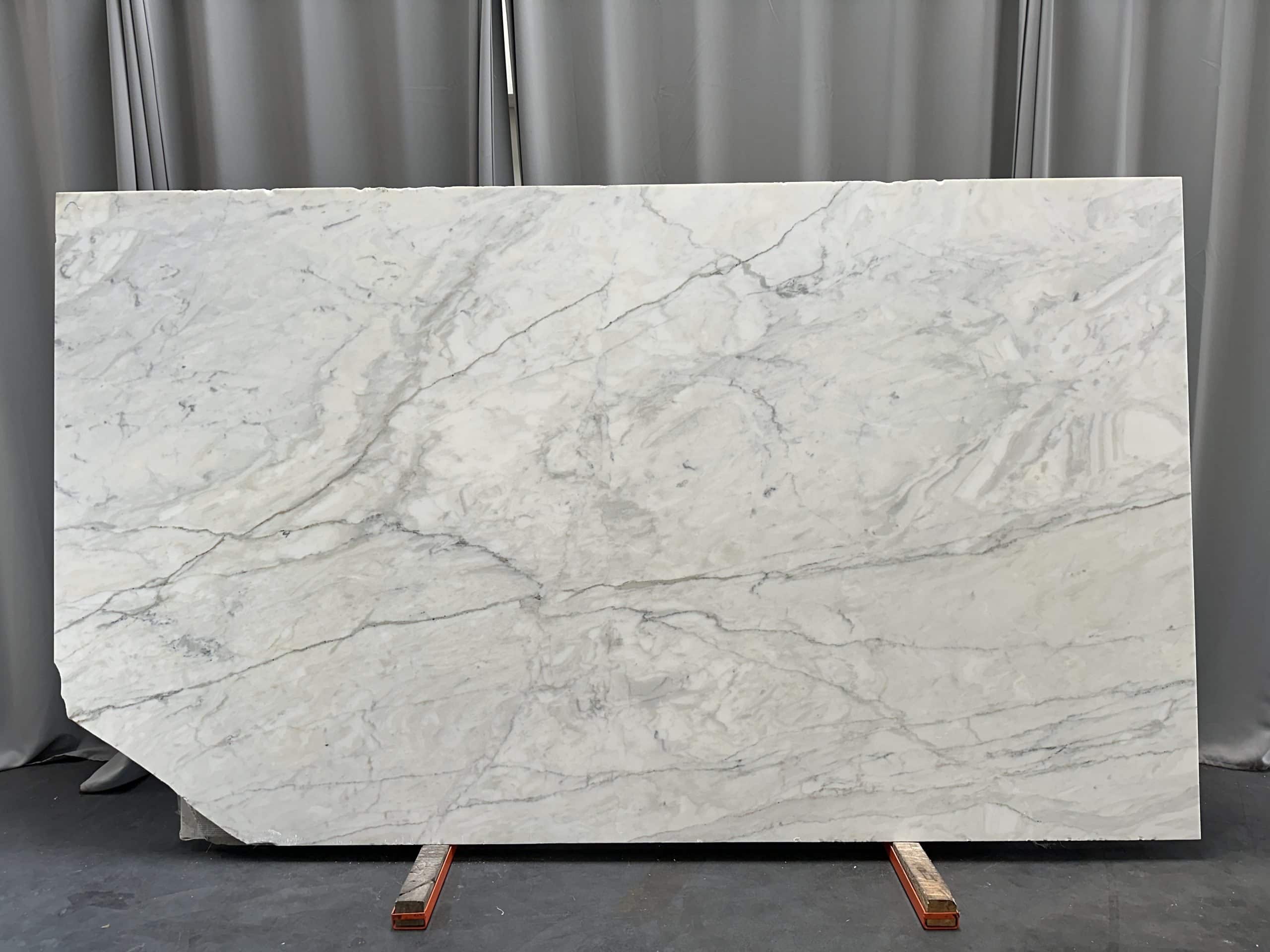 Calacatta Cremo Honed