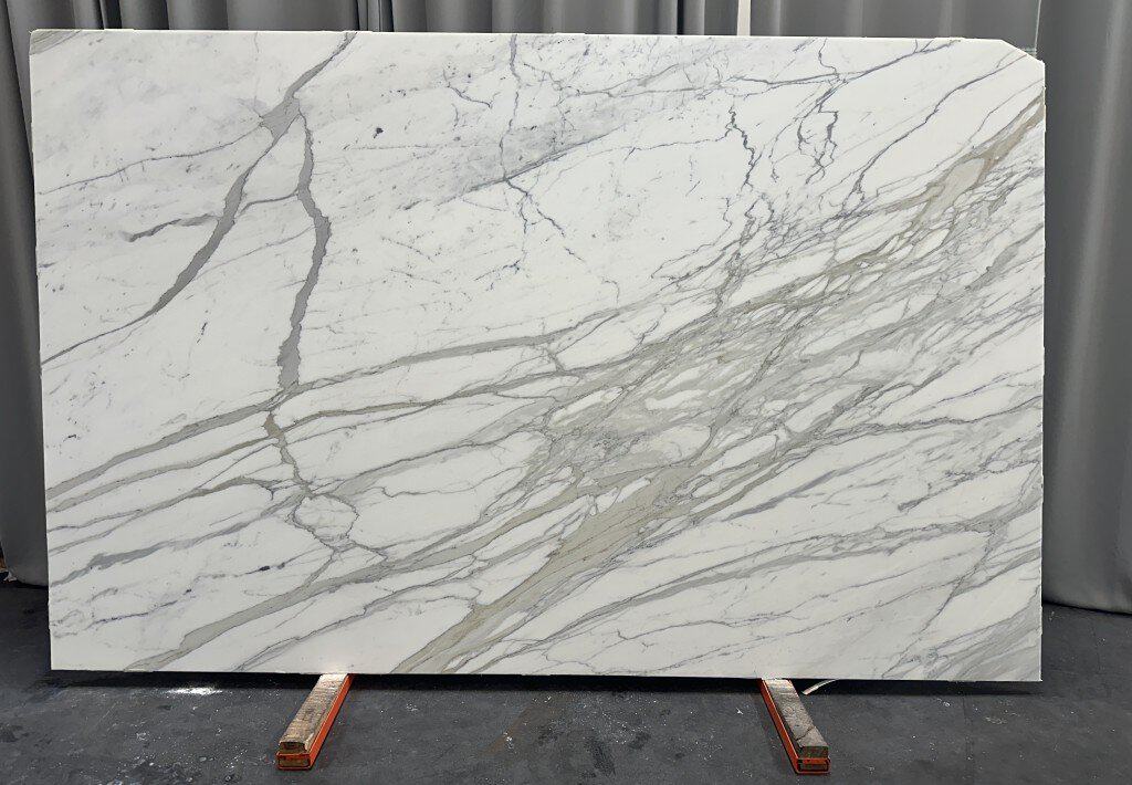 Calacatta Oro Honed